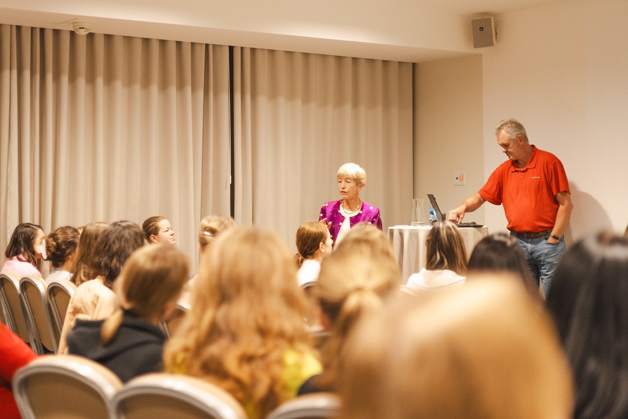 31. oktoobril, mil paljud tähistasid Halloweeni, kogunesid hobuinimesed Tallinnas Nordic Hotel Forumi konverentsisaali hoopis teistsugusele kohtumisele. Koolitu