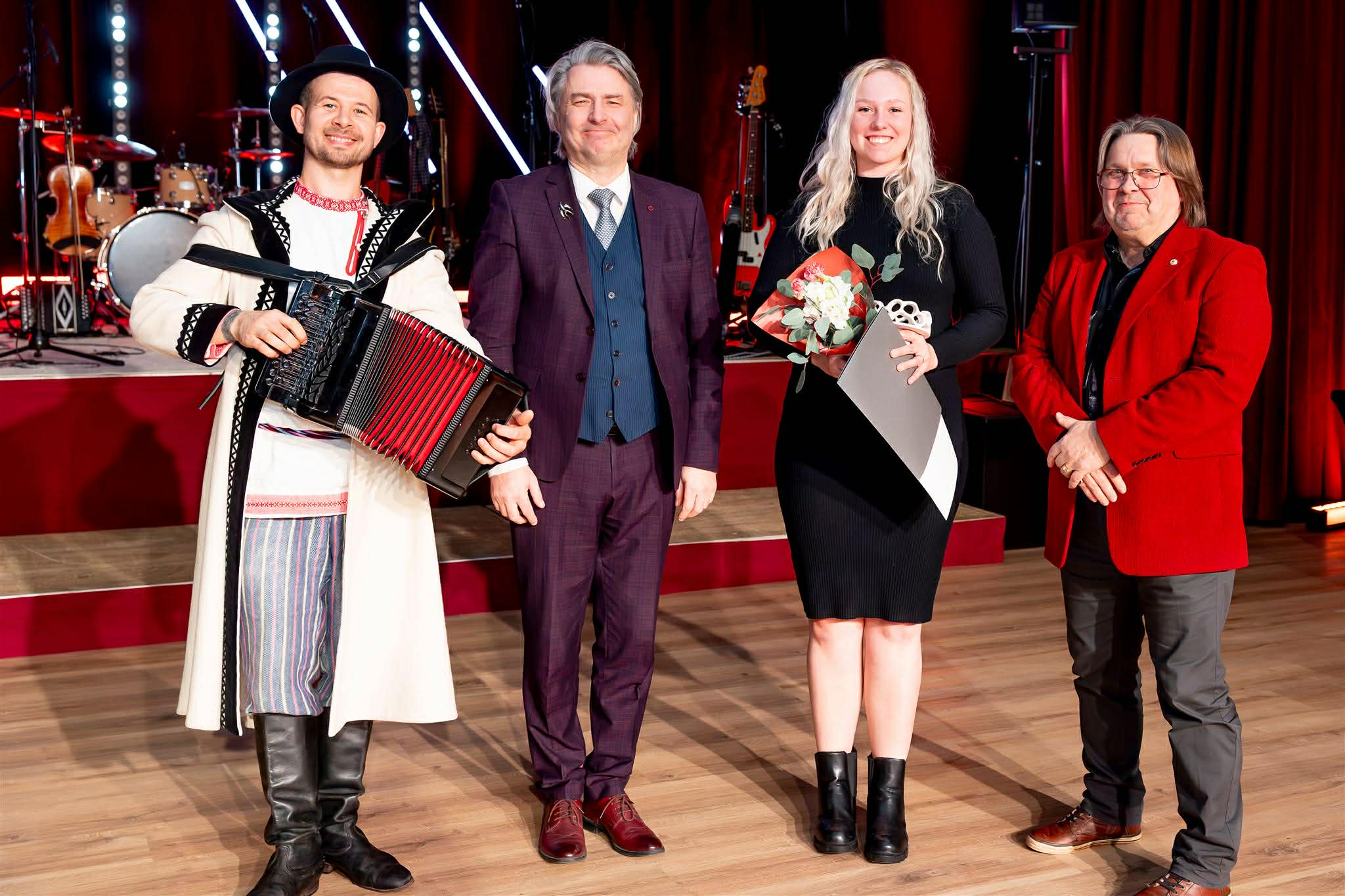 Saue vald tunnustas 2025. aasta noorettevõtja tiitliga Tuula külas tegutseva Vana-Pärna talli omanikku Raili Leidorpi. Tunnustus tuli Railile üllatusena, sest t